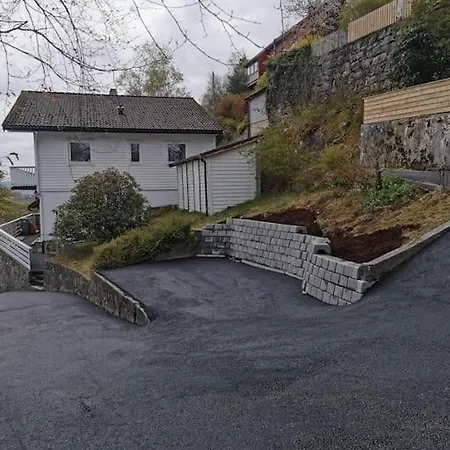 Pen Og Stor Enebolig I Bergen