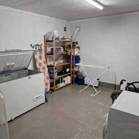 Pen Og Stor Enebolig I