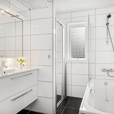 Hotel Pen Og Stor Enebolig I 3*